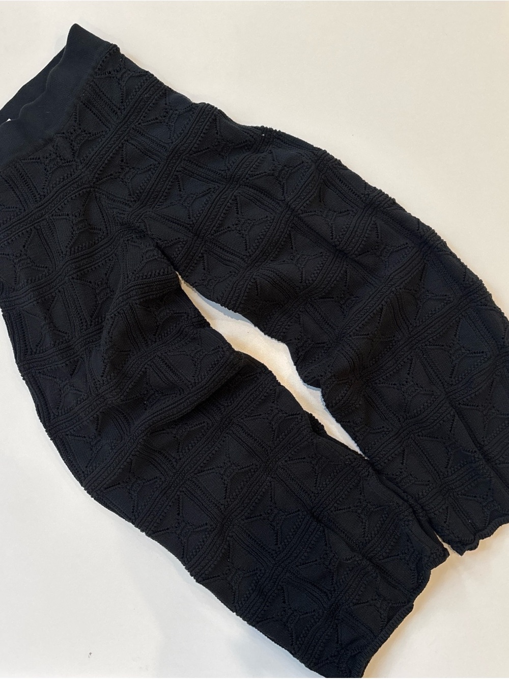 Women’s Black Textured Knit Leggings
